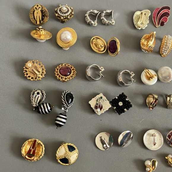 Lot of Clip-on/Screw-on Costume Earrings — 16 sets, 9 singles, 1 Beehive Watch - Picture 5 of 5